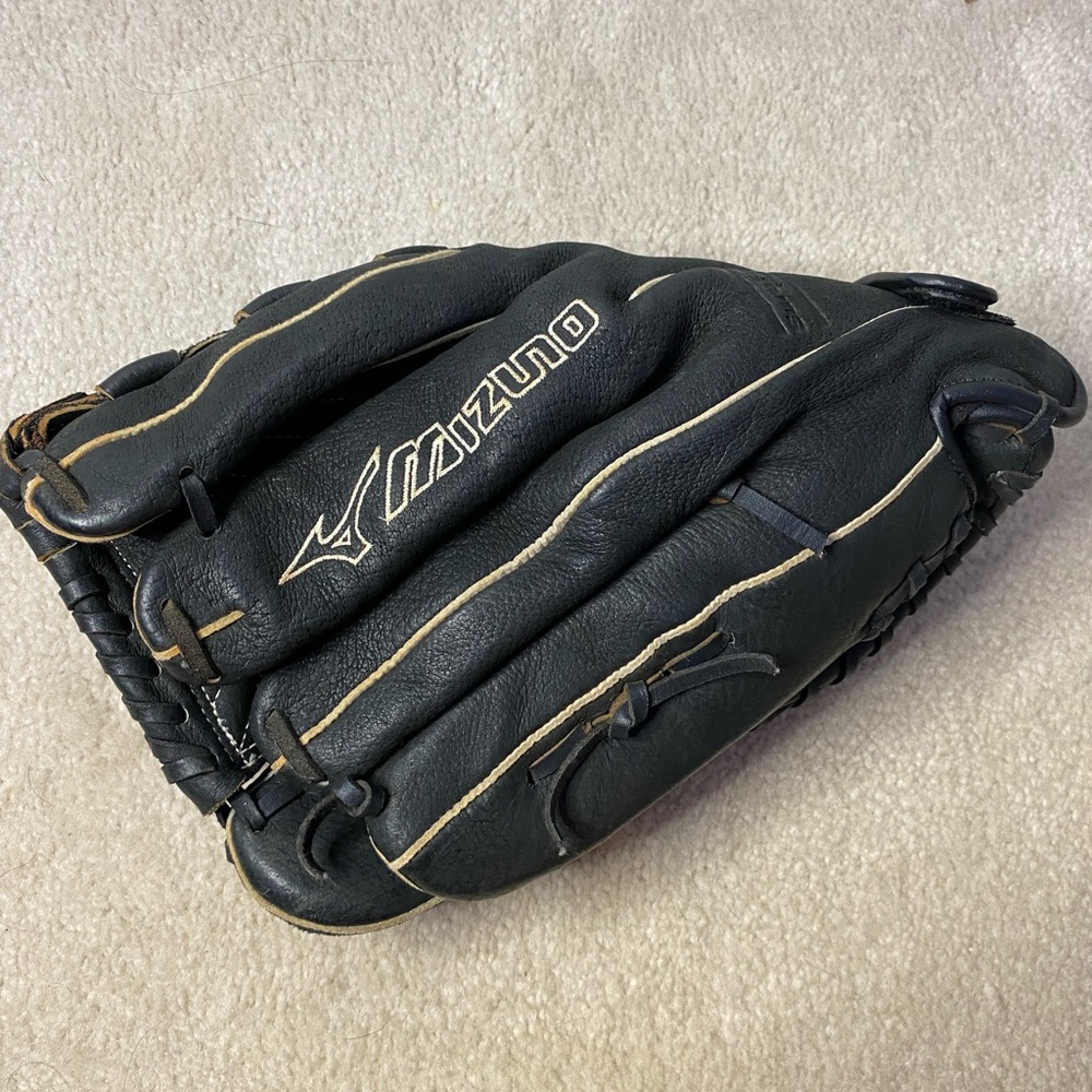 baseball/softball glove